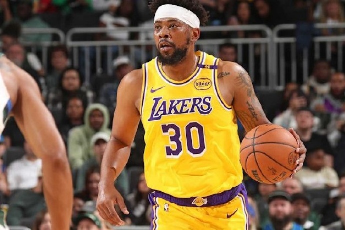 湖人官宣签下斯玛特,强化后场防守 湖人官宣签下斯玛特,强化后场防守