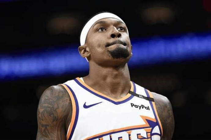 比尔让出 3 号球衣,助力保罗续写 CP3 传奇 比尔让出 3 号球衣,助力保罗续写 CP3 传奇